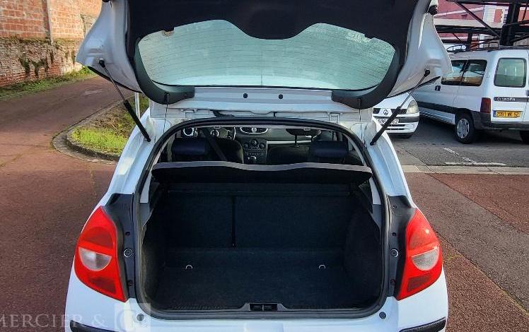 RENAULT CLIO 2 BVA  7786XE62