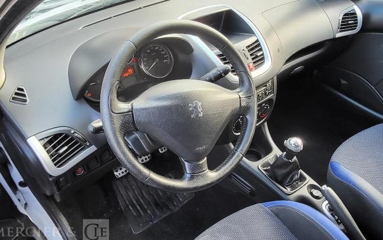PEUGEOT 206 +  CQ-833-DT
