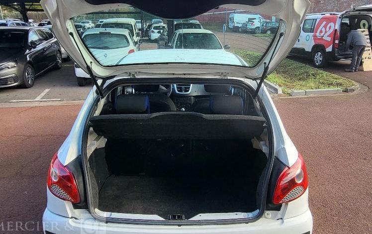 PEUGEOT 206 +  CQ-833-DT