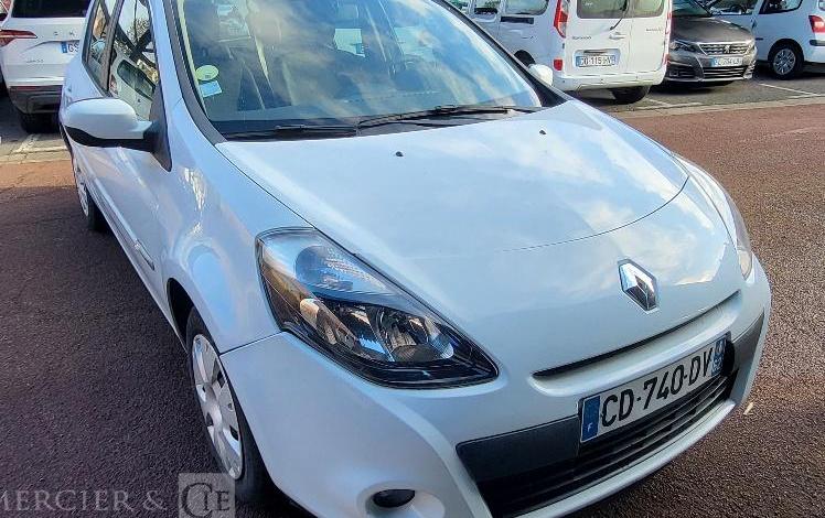 RENAULT CLIO 3  CD-740-DV