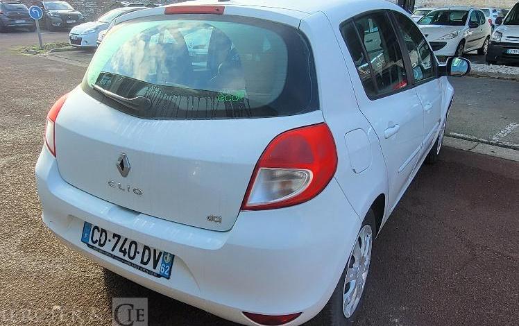 RENAULT CLIO 3  CD-740-DV