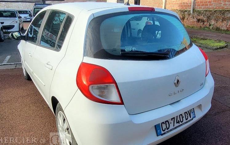 RENAULT CLIO 3  CD-740-DV