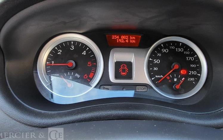 RENAULT CLIO 3  CD-740-DV