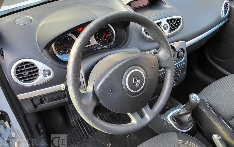 RENAULT CLIO 3  CD-740-DV