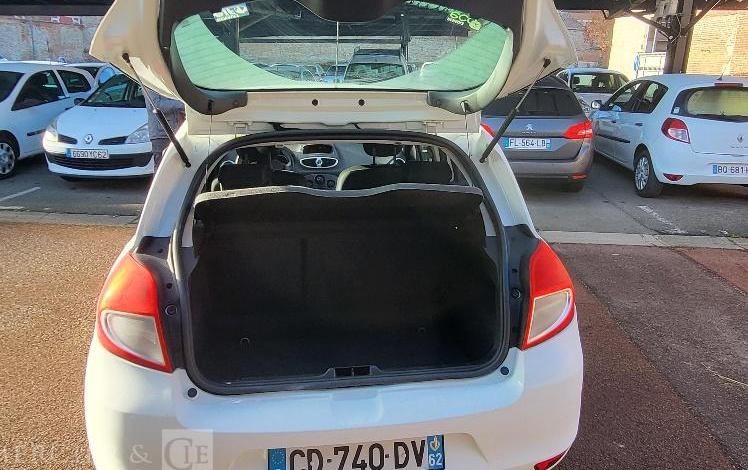 RENAULT CLIO 3  CD-740-DV