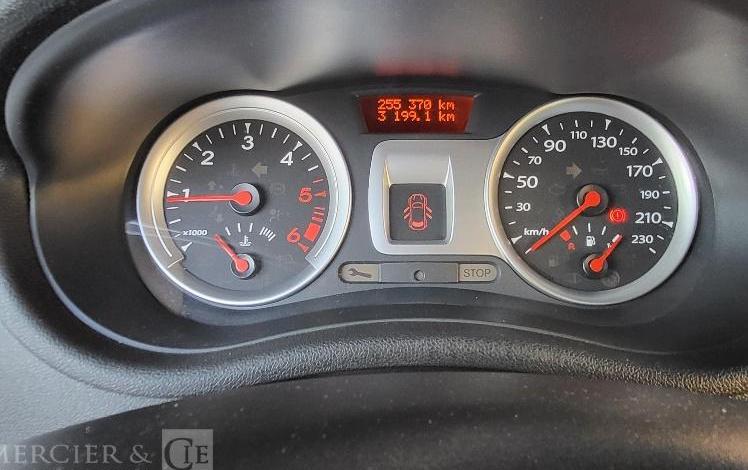 RENAULT CLIO 3  BQ-681-HW