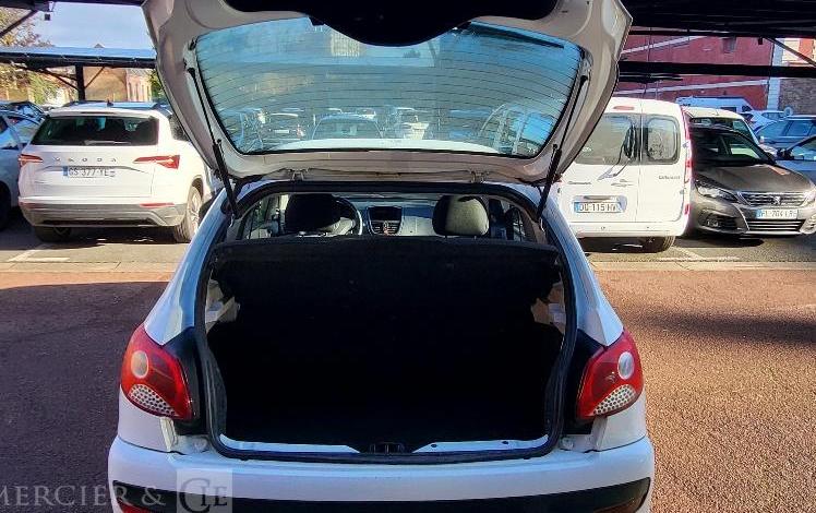 PEUGEOT 206 +  BN-746-JN