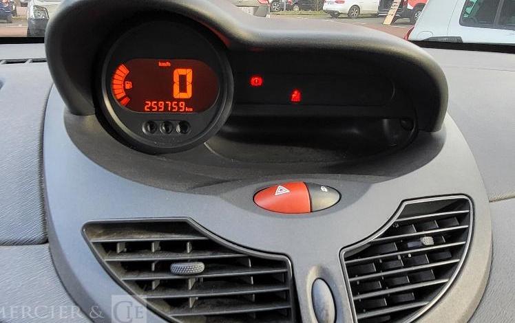RENAULT TWINGO  AA-629-GM