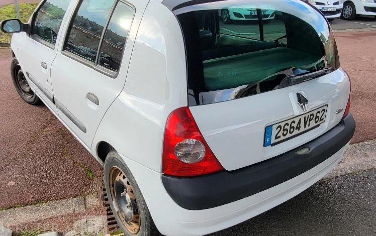 RENAULT CLIO 2  2664VP62