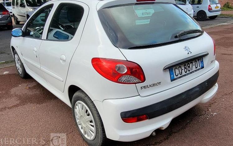 PEUGEOT 206 +  CQ-887-DT