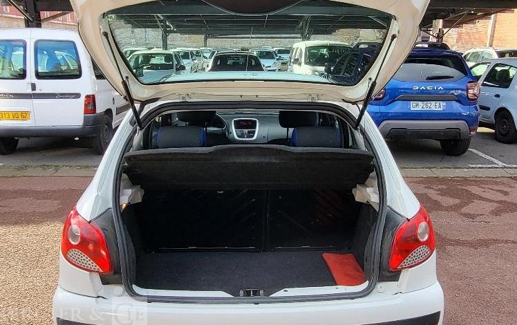 PEUGEOT 206 +  CQ-887-DT