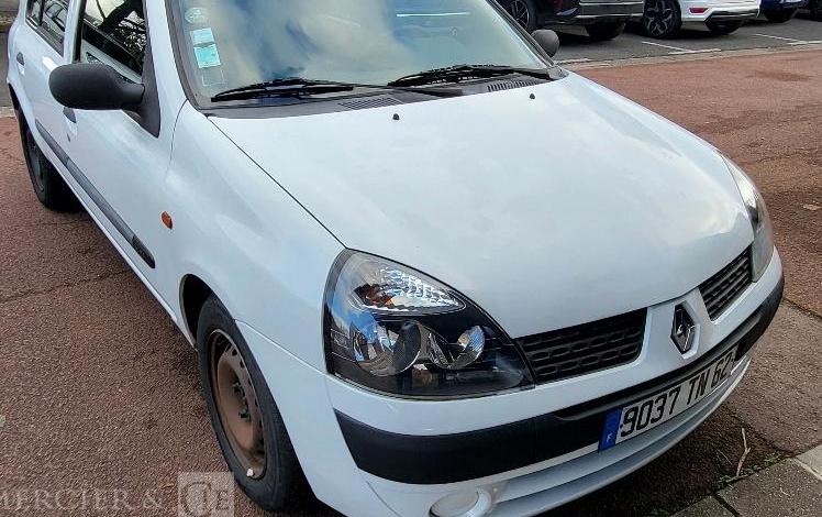 RENAULT CLIO 2  9037TN62