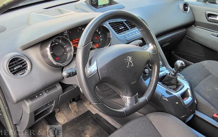 PEUGEOT 5008  DK-779-ML
