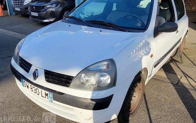 RENAULT CLIO 2 BVA  DW-830-LM