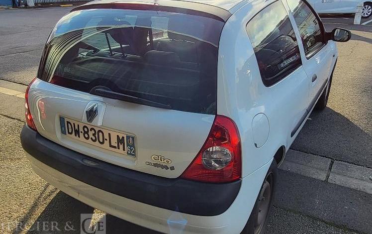 RENAULT CLIO 2 BVA  DW-830-LM