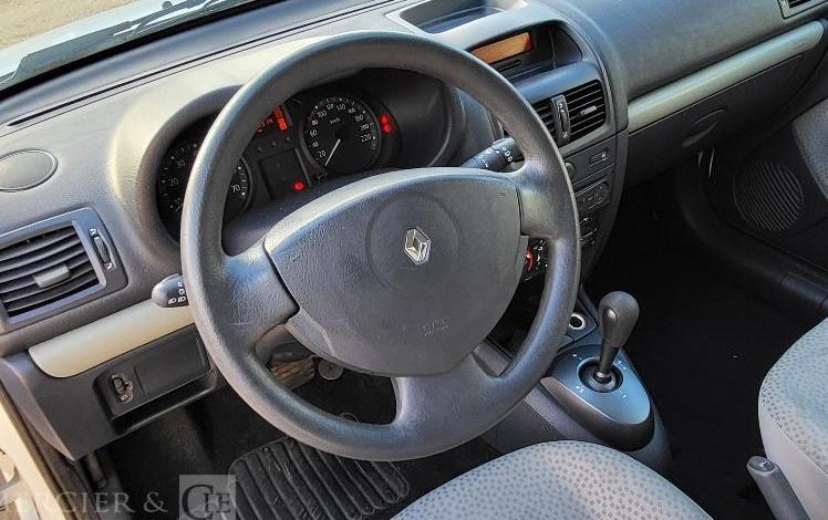 RENAULT CLIO 2 BVA  DW-830-LM