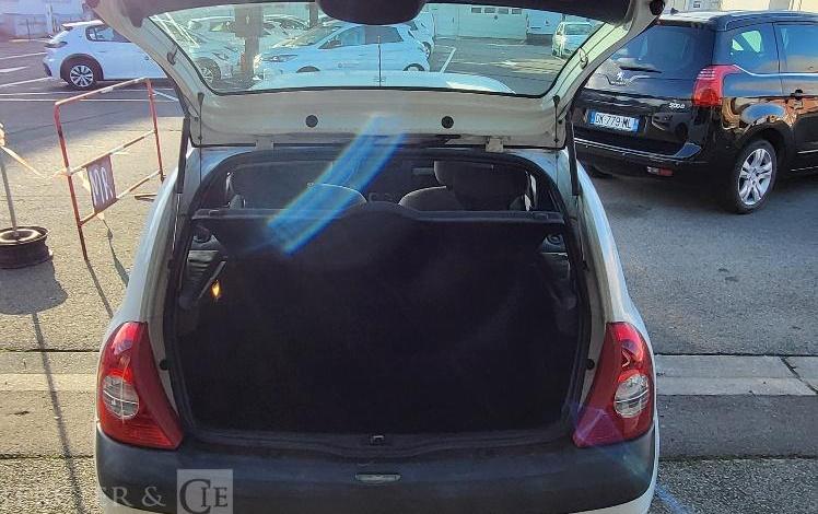 RENAULT CLIO 2 BVA  DW-830-LM