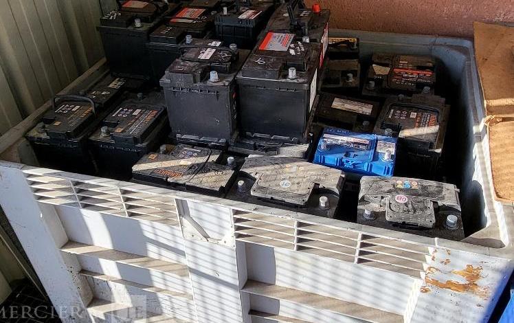 1 LOT DE BATTERIES  1LOTBATTER