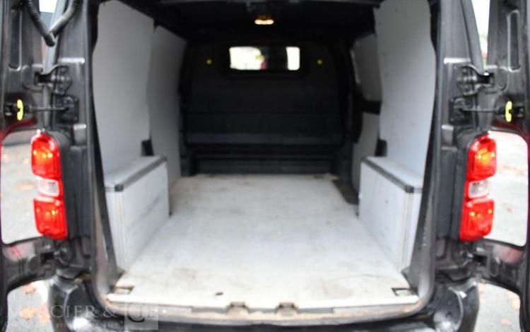 CITROEN JUMPY M 2,0 BLUEHDI 120 S&S CLUB GRIS 2BFT232