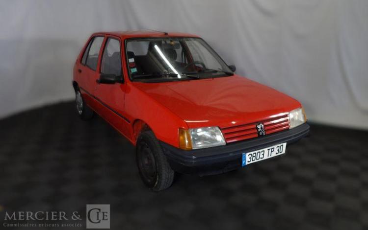 PEUGEOT 205 ROUGE 3803TP30