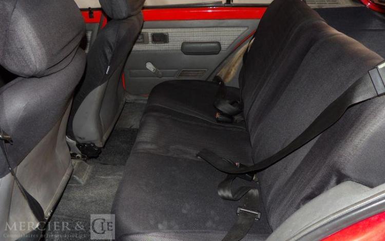 PEUGEOT 205 ROUGE 3803TP30