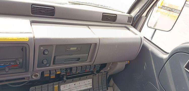 NISSAN CABSTAR AVEC NACELLE MULTITEL 180ALUAF – 18 M – 3535 HEURES – 59377 KMS BLANC 805ANM59