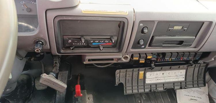 NISSAN CABSTAR AVEC NACELLE MULTITEL 180ALUAF – 18 M – 3535 HEURES – 59377 KMS BLANC 805ANM59