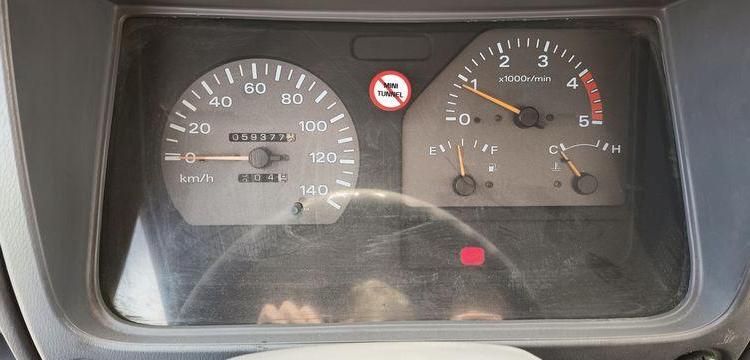 NISSAN CABSTAR AVEC NACELLE MULTITEL 180ALUAF – 18 M – 3535 HEURES – 59377 KMS BLANC 805ANM59