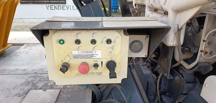 NISSAN CABSTAR AVEC NACELLE MULTITEL 180ALUAF – 18 M – 3535 HEURES – 59377 KMS BLANC 805ANM59