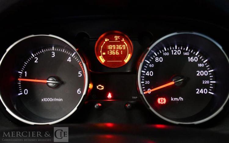 NISSAN QASHQAI 2.0 dCi 150CH POUR PIECES SANS CARTE GRISE GRIS AB-048-YQ