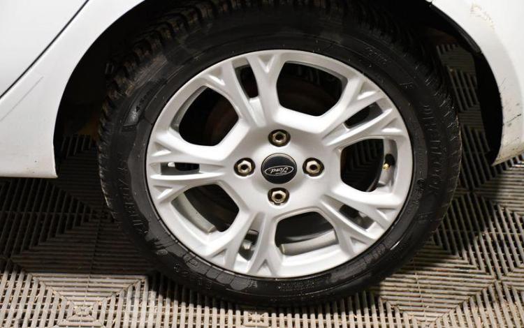 FORD FIESTA 1,2 80CH AMBIENTE BLANC AH-460-GV