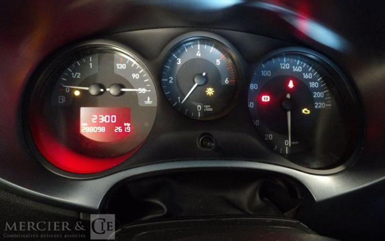 SEAT LEON 1.9 TDI 105 REFERENCE NOIR AP-703-TQ