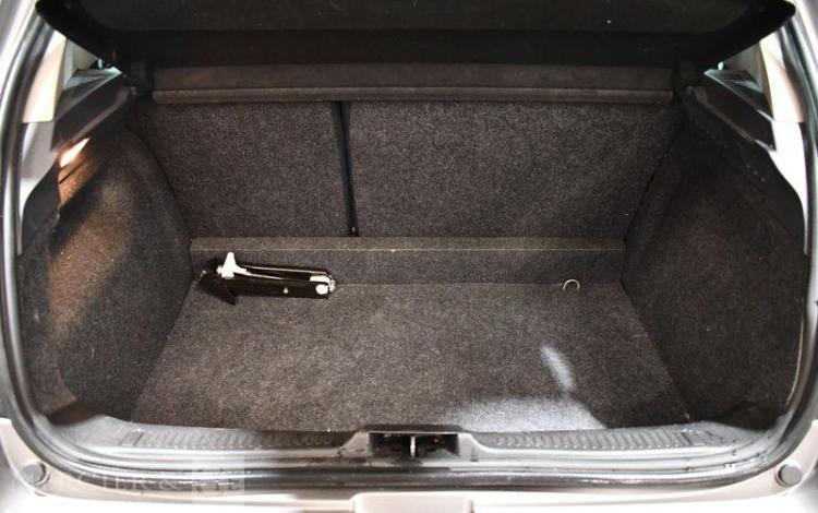 RENAULT CLIO 1.5 DCI 85CH DYNAMIQUE TOMTOM GRIS AQ-137-QZ