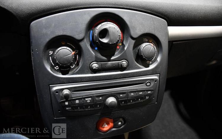 RENAULT CLIO 1.5 DCI 85CH DYNAMIQUE TOMTOM GRIS AQ-137-QZ