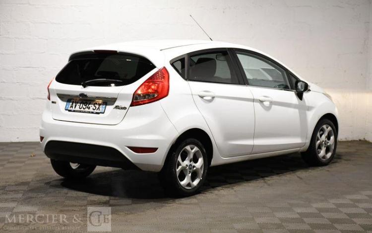 FORD FIESTA 1.4 TDCI 70CH TITANIUM BLANC AV-094-SX