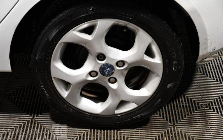 FORD FIESTA 1.4 TDCI 70CH TITANIUM BLANC AV-094-SX