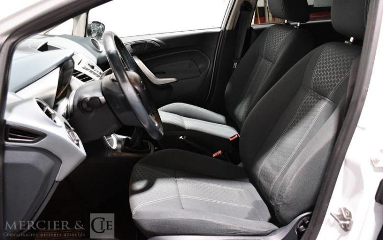 FORD FIESTA 1.4 TDCI 70CH TITANIUM BLANC AV-094-SX
