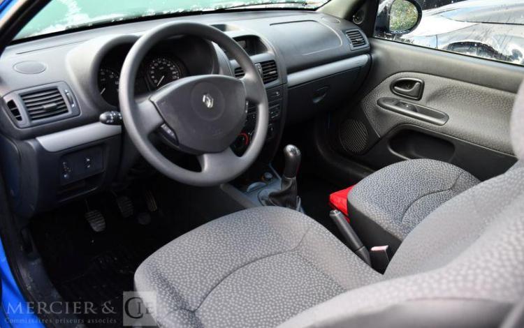 RENAULT CLIO II DCI BLEU AV-270-QY