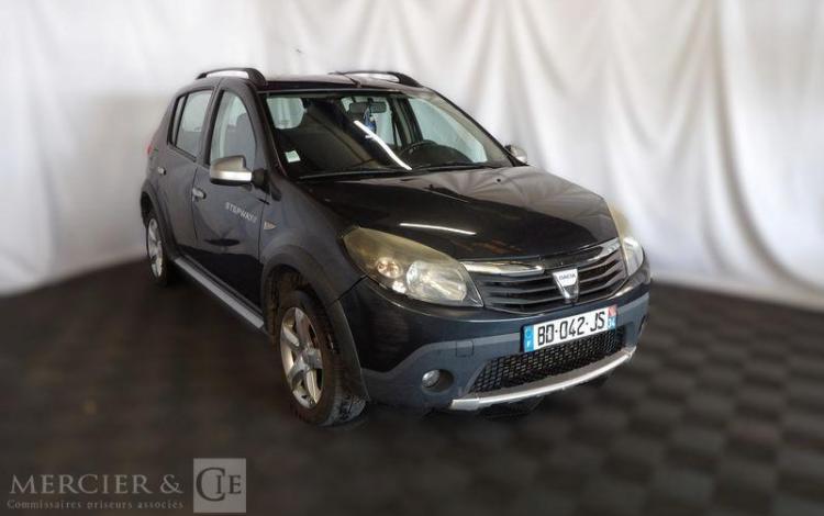 DACIA SANDERO GRIS BD-042-JS