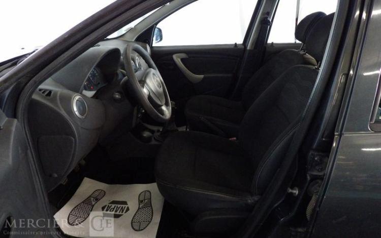 DACIA SANDERO GRIS BD-042-JS
