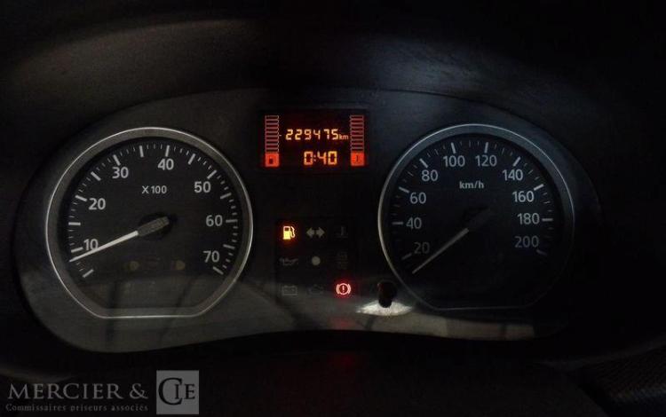 DACIA SANDERO GRIS BD-042-JS