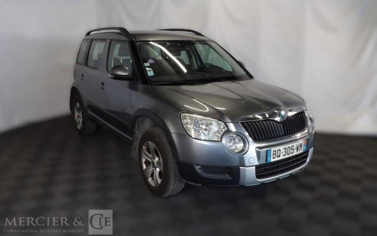 SKODA YETI 1.2 TSI 105CH AMBITION 4X2 GRIS BQ-305-WM