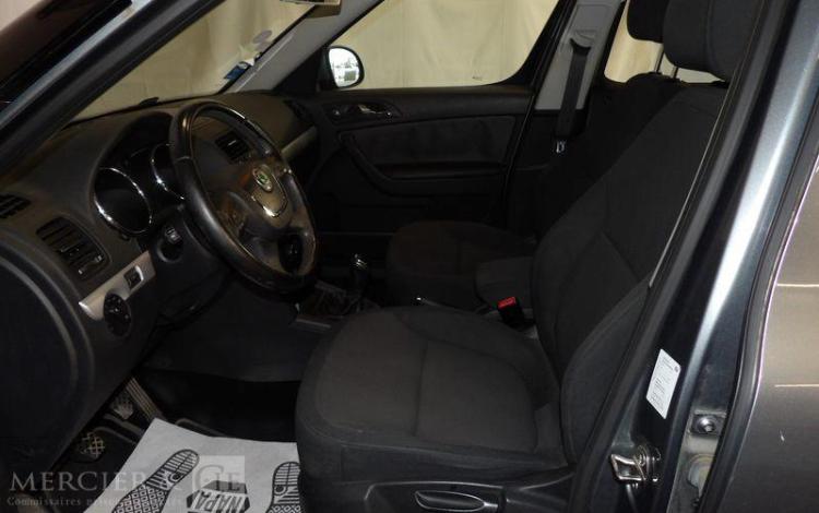 SKODA YETI 1.2 TSI 105CH AMBITION 4X2 GRIS BQ-305-WM