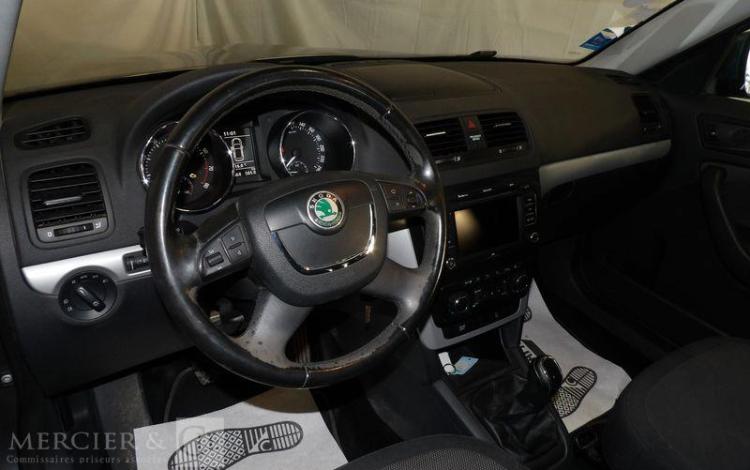 SKODA YETI 1.2 TSI 105CH AMBITION 4X2 GRIS BQ-305-WM