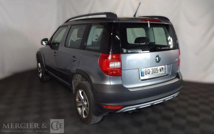 SKODA YETI 1.2 TSI 105CH AMBITION 4X2 GRIS BQ-305-WM