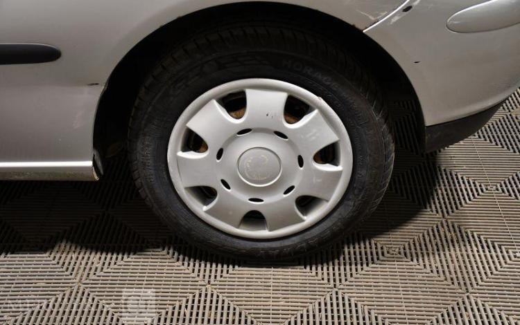 SEAT IBIZA 1,9 SDi 64CH FRESH PACK HYPE 3P GRIS BS-479-HK