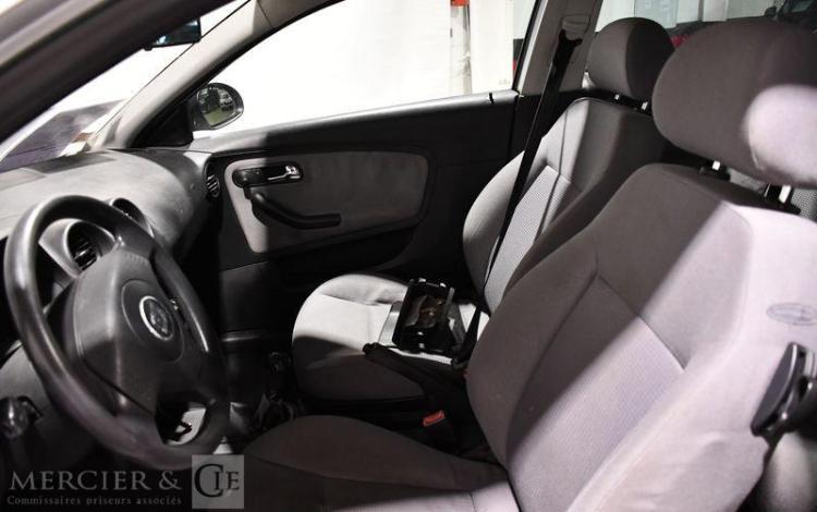 SEAT IBIZA 1,9 SDi 64CH FRESH PACK HYPE 3P GRIS BS-479-HK