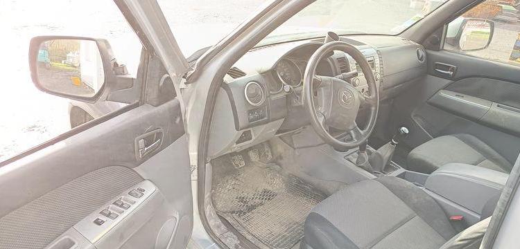 MAZDA BT50 PICKUP 2.5 MRZ-CD 4×4  DOUBLE CABINE 143CV – DIESEL 261179 KMS – ANNEE 2007 GRIS BV-889-SW