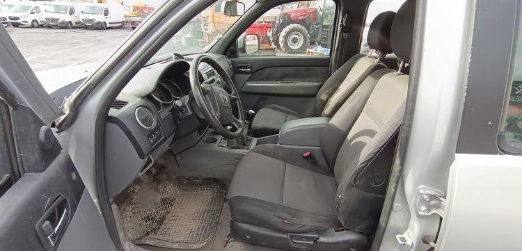 MAZDA BT50 PICKUP 2.5 MRZ-CD 4×4  DOUBLE CABINE 143CV – DIESEL 261179 KMS – ANNEE 2007 GRIS BV-889-SW