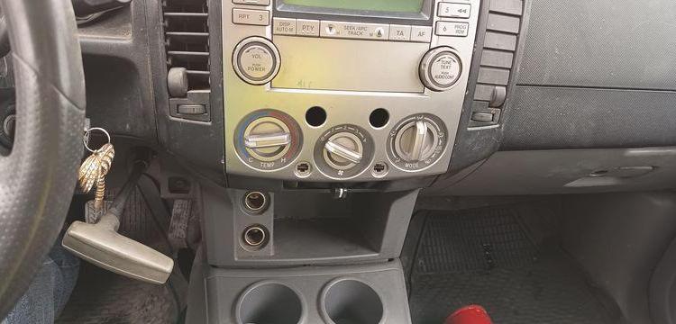 MAZDA BT50 PICKUP 2.5 MRZ-CD 4×4  DOUBLE CABINE 143CV – DIESEL 261179 KMS – ANNEE 2007 GRIS BV-889-SW